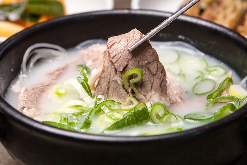 Seolleongtang (설렁탕)