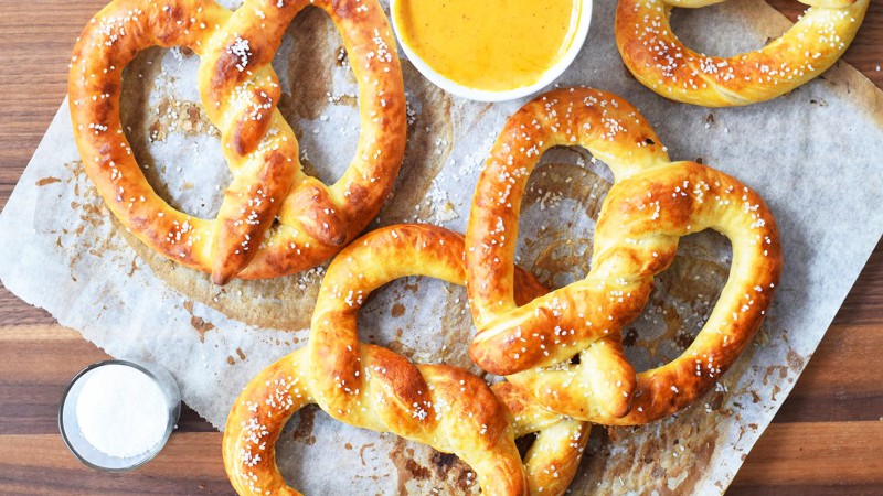 2022 July 4th Restaurant Specials & Dining Deals Auntie-anne